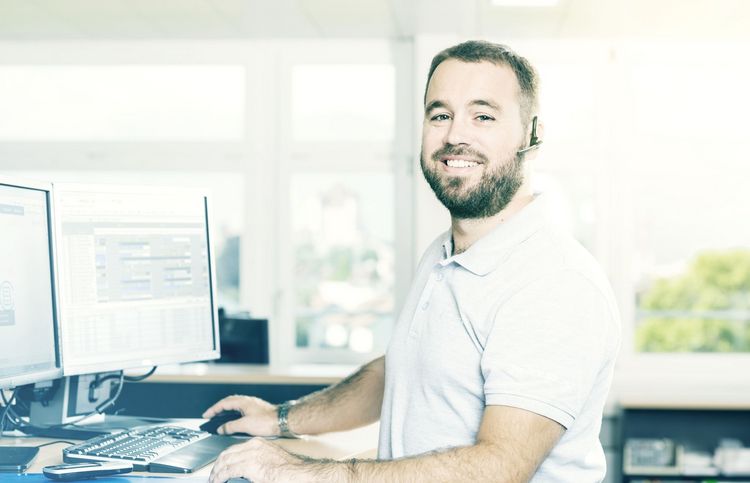 CI Universe, Employee